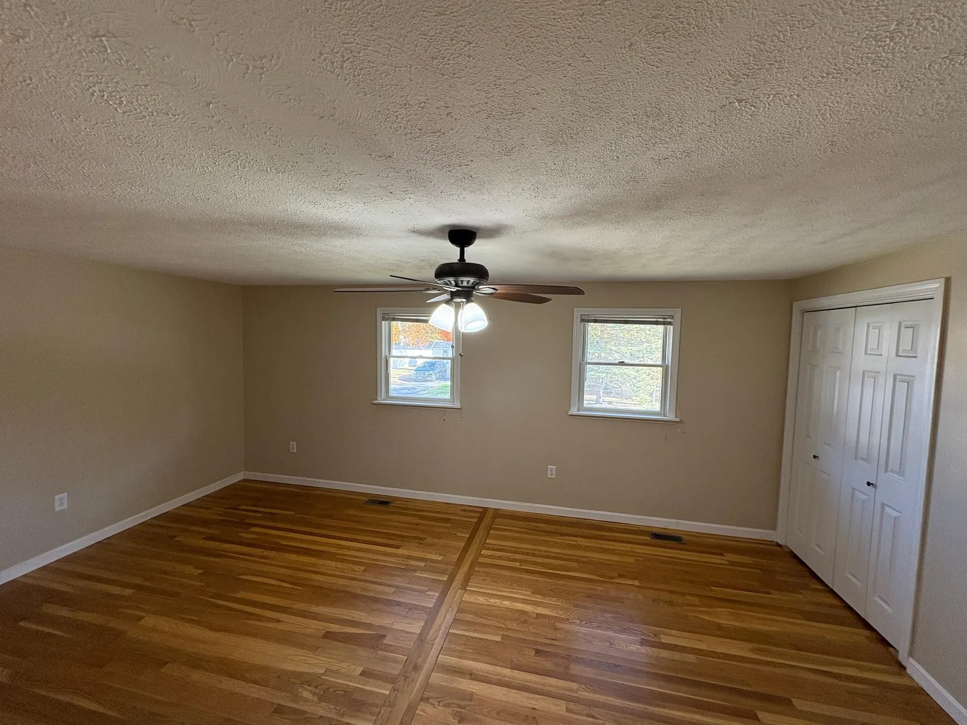 15 Kingston Drive Nashua NH 03060