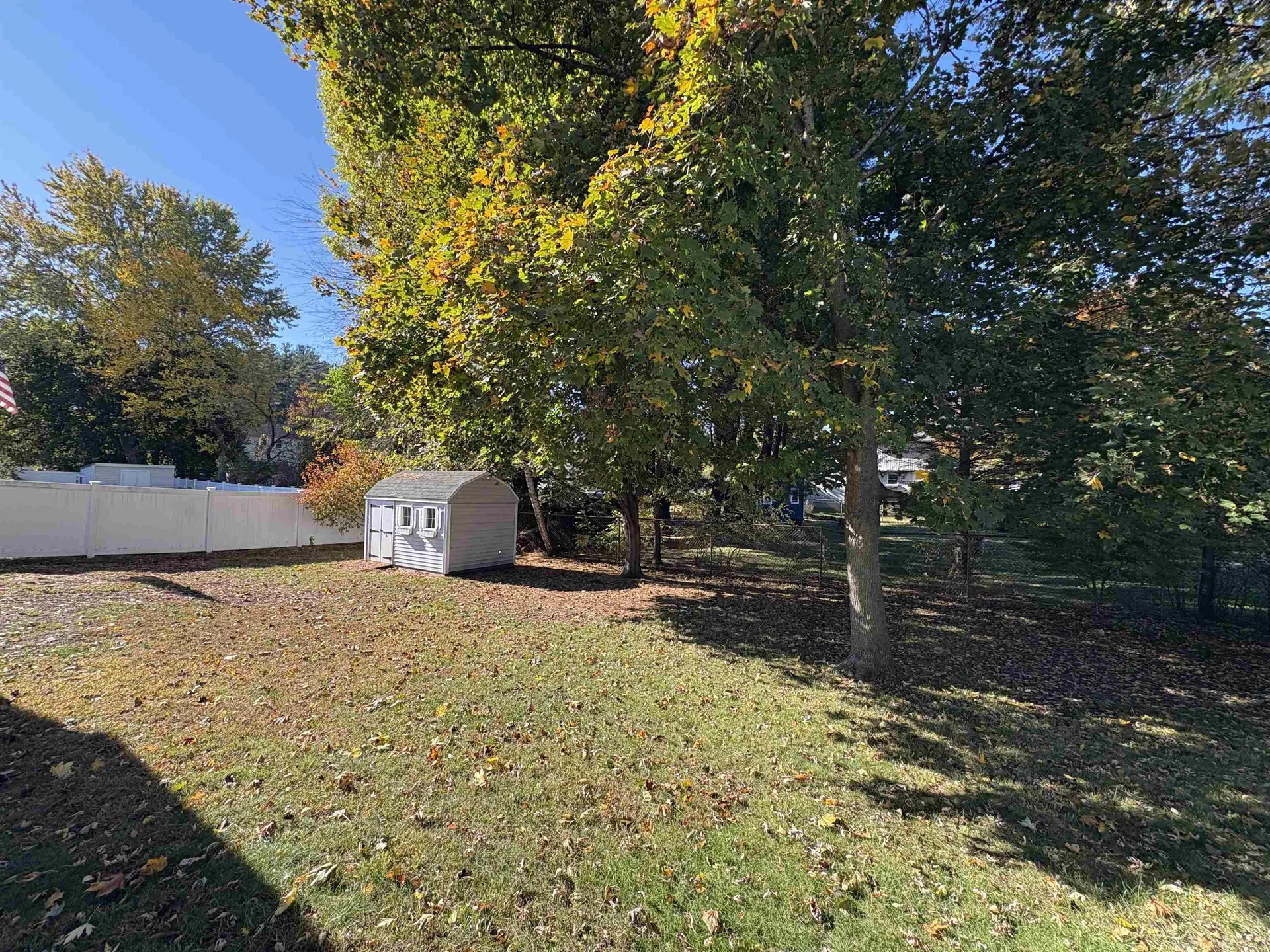 15 Kingston Drive Nashua NH 03060