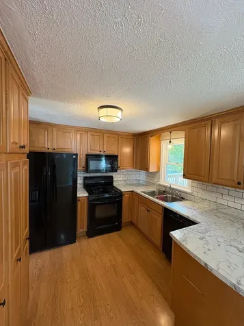 15 Kingston Drive Nashua NH 03060