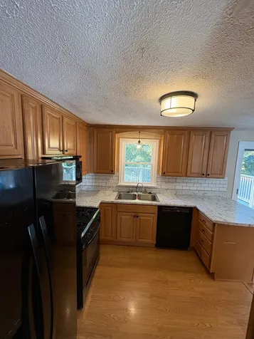 15 Kingston Drive Nashua NH 03060