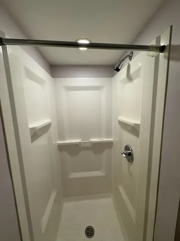 15 Kingston Drive Nashua NH 03060