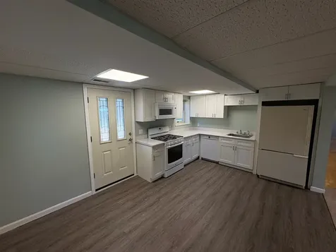 15 Kingston Drive Nashua NH 03060