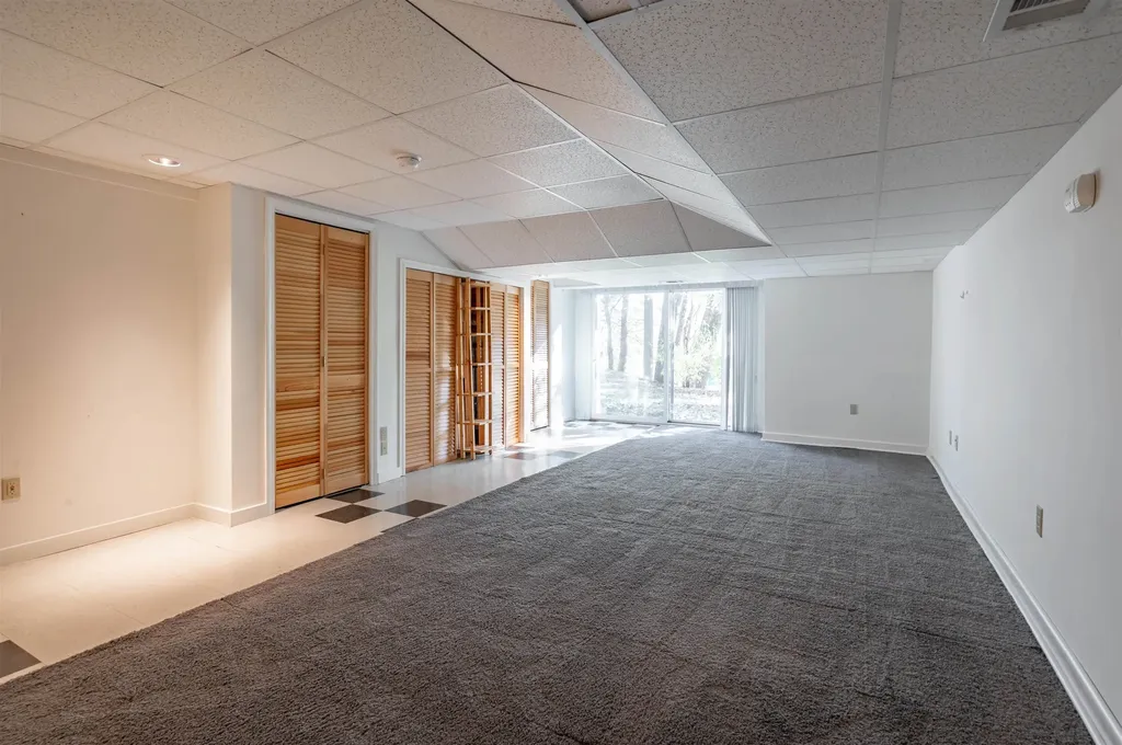 28 Merrimack Drive Merrimack NH 03054