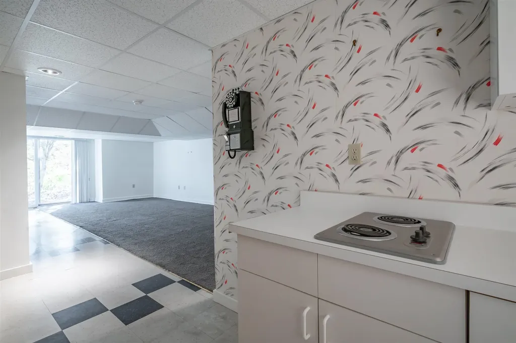 28 Merrimack Drive Merrimack NH 03054