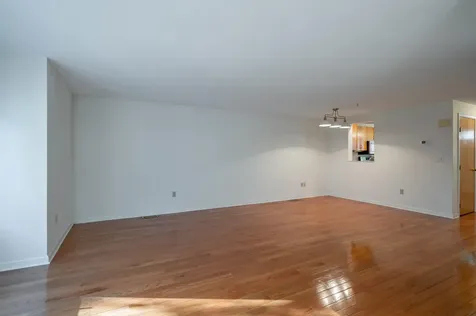 28 Merrimack Drive Merrimack NH 03054