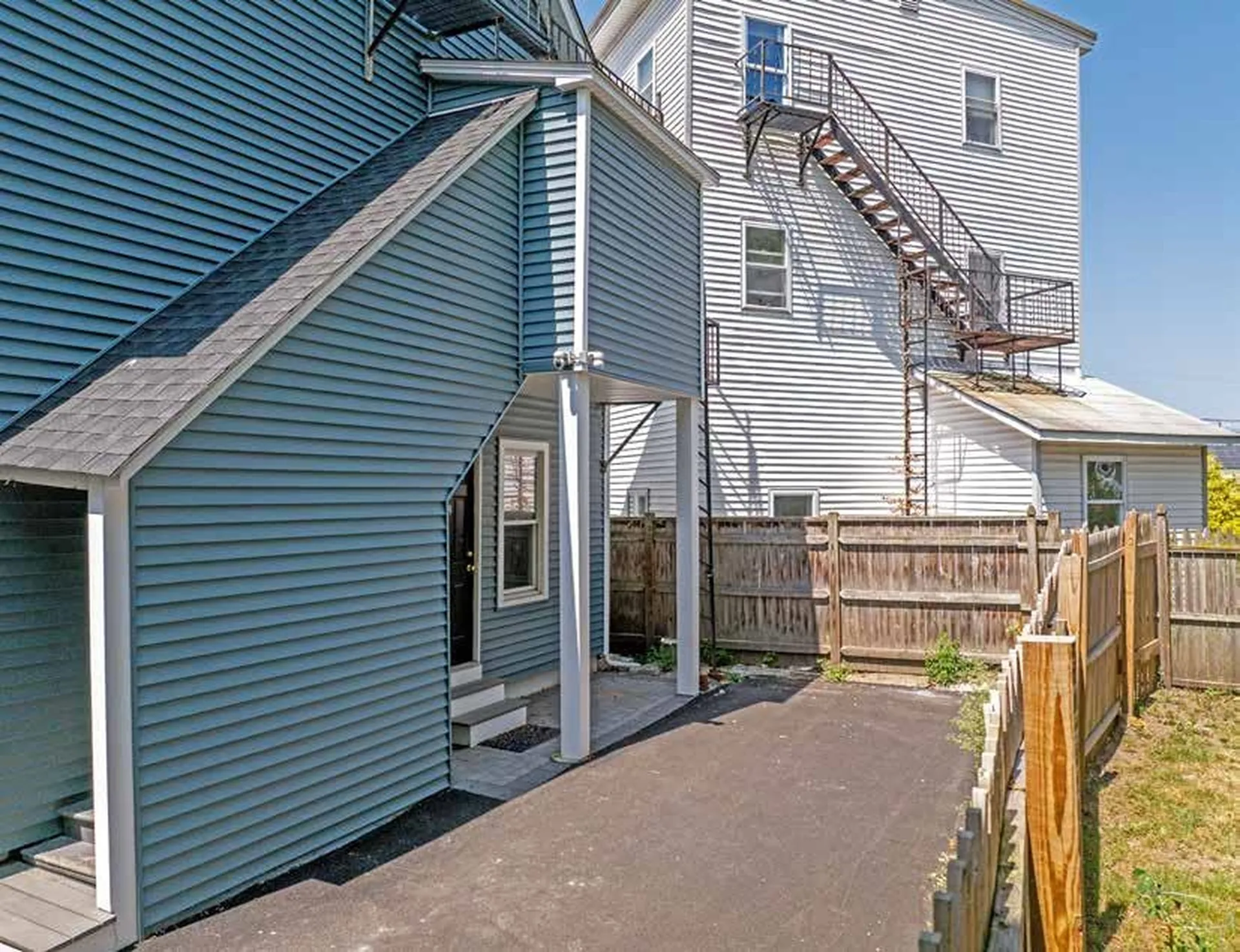 30 Ledge Street Nashua NH 03060