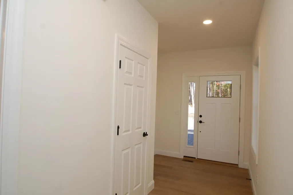 21A Griffin Road Hudson NH 03051