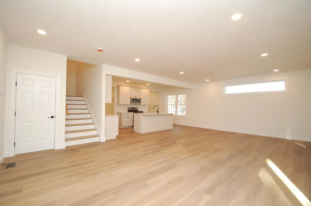 21A Griffin Road Hudson NH 03051