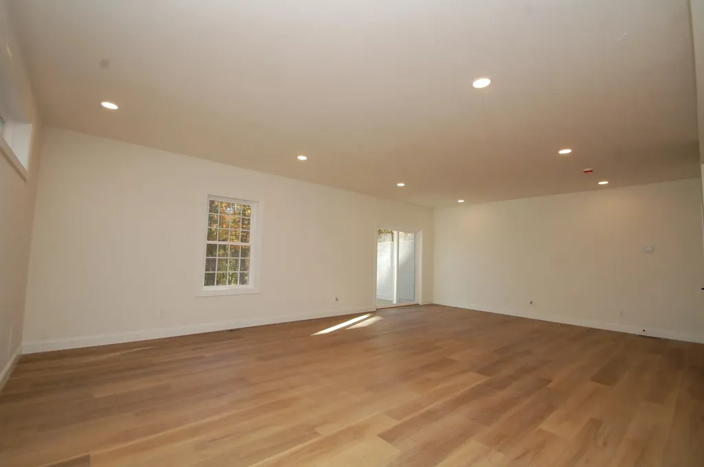 21A Griffin Road Hudson NH 03051