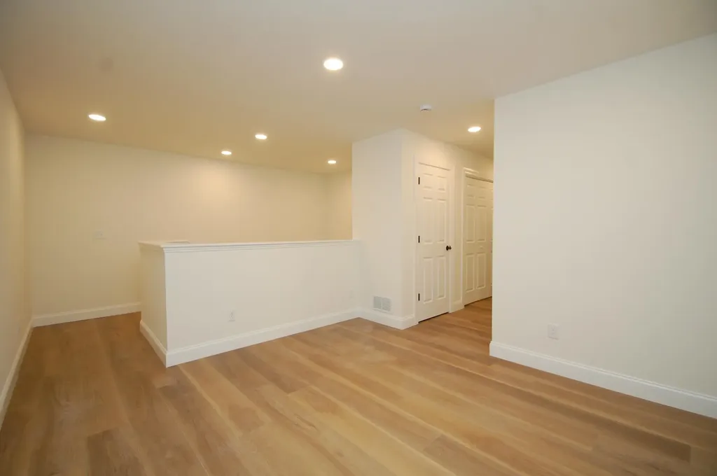 21A Griffin Road Hudson NH 03051