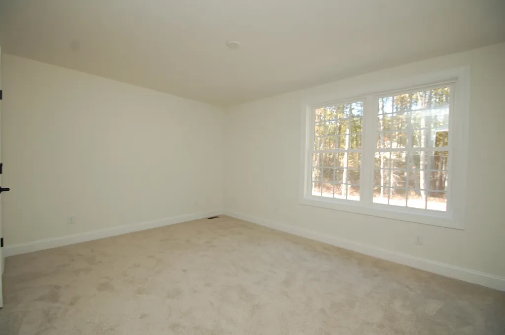 21A Griffin Road Hudson NH 03051