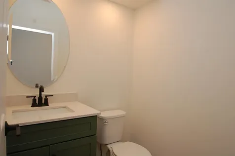 21A Griffin Road Hudson NH 03051