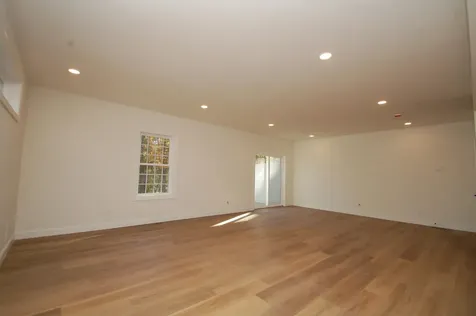 21A Griffin Road Hudson NH 03051