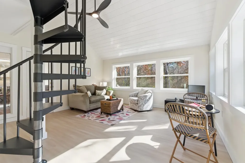 111 Bog Brook Road New Boston NH 03070