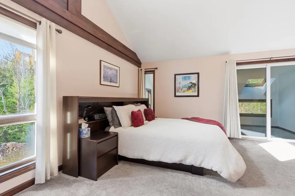 111 Bog Brook Road New Boston NH 03070