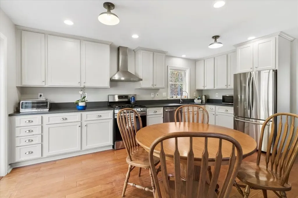 102 Mccormick Lane Sunderland VT 05250