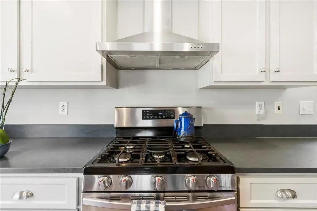 102 Mccormick Lane Sunderland VT 05250