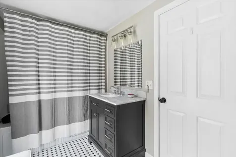 102 Mccormick Lane Sunderland VT 05250