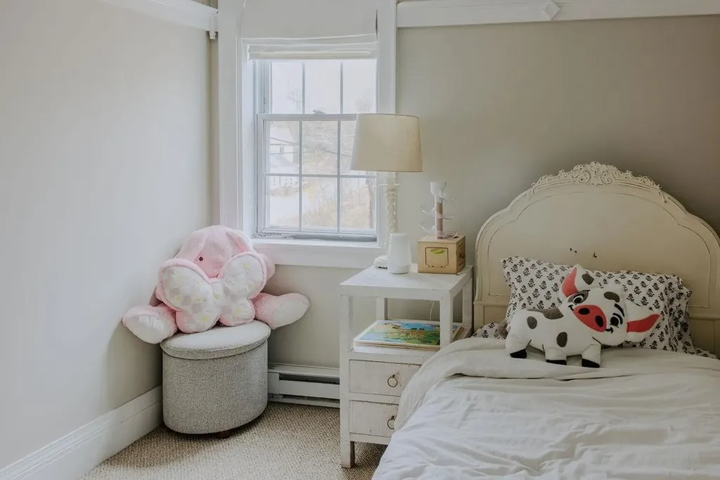 563 N Shore Road Chesterfield NH 03462