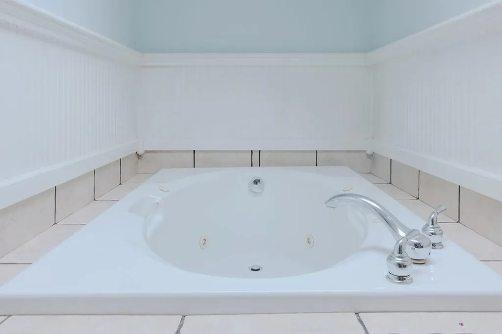 563 N Shore Road Chesterfield NH 03462