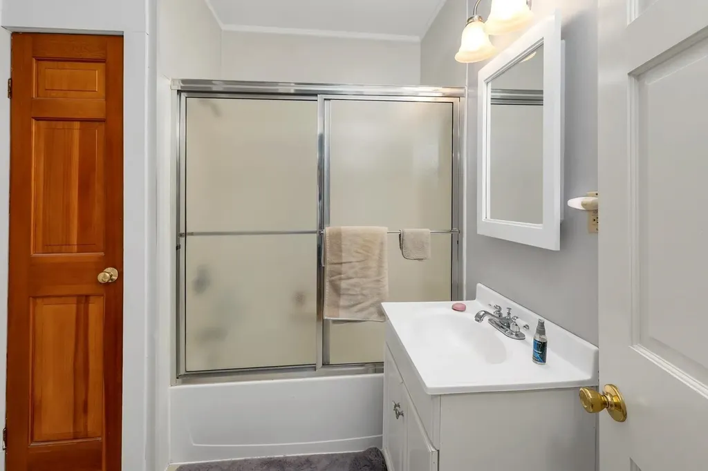 17 Prospect Street Pembroke NH 03275