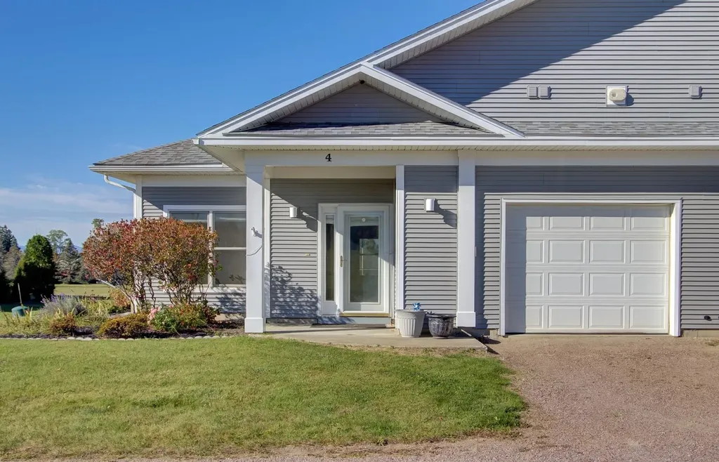 4 Westside Village Grand Isle VT 05458