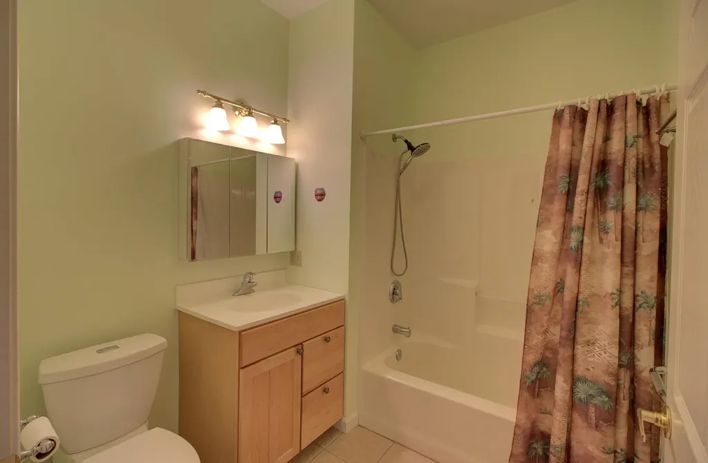 4 Westside Village Grand Isle VT 05458