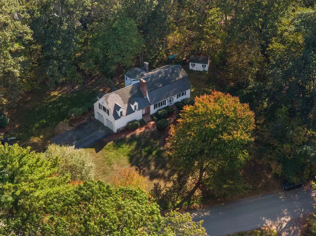 14 Woodland Road Windham NH 03087