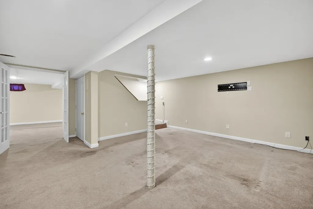 14 Woodland Road Windham NH 03087