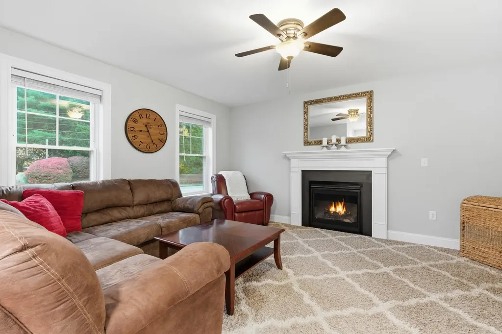 599 W Hollis Street Nashua NH 03062