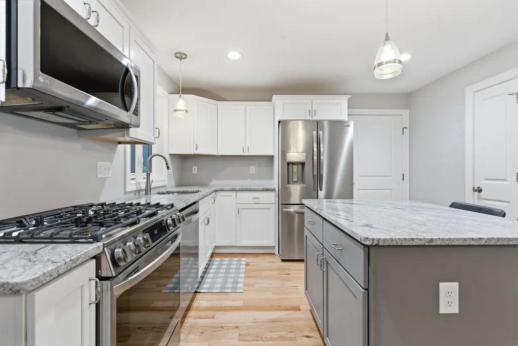 599 W Hollis Street Nashua NH 03062