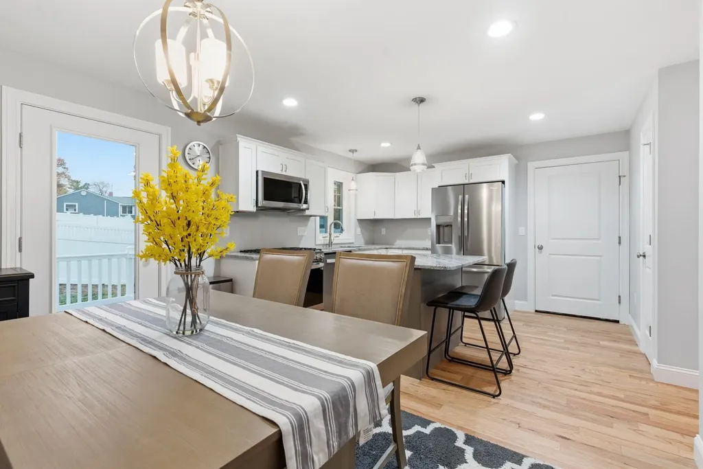 599 W Hollis Street Nashua NH 03062