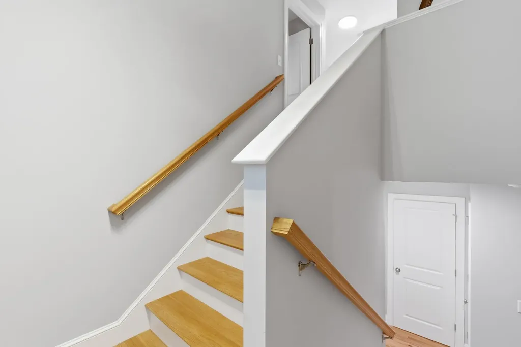 599 W Hollis Street Nashua NH 03062