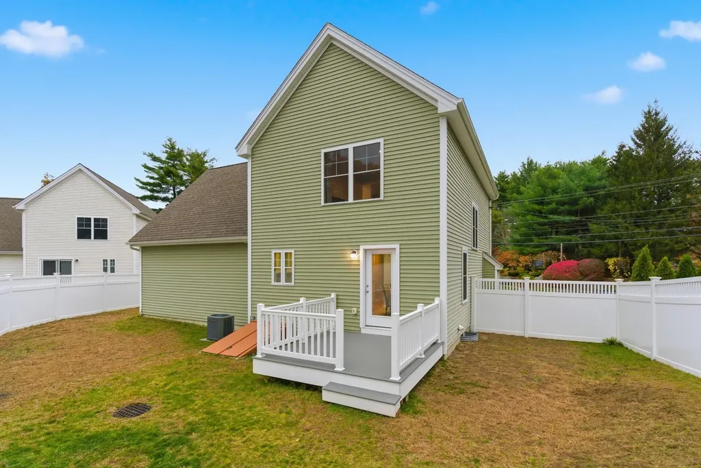 599 W Hollis Street Nashua NH 03062