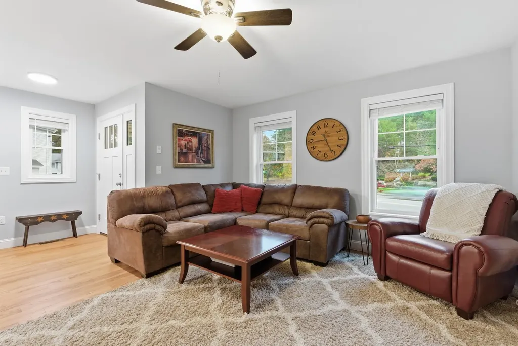 599 W Hollis Street Nashua NH 03062