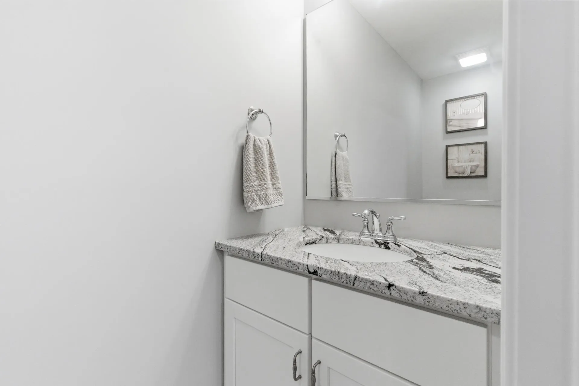 599 W Hollis Street Nashua NH 03062