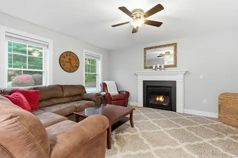 599 W Hollis Street Nashua NH 03062