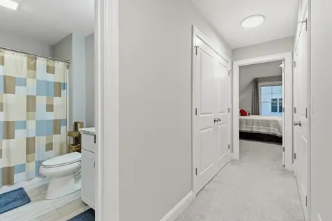 599 W Hollis Street Nashua NH 03062