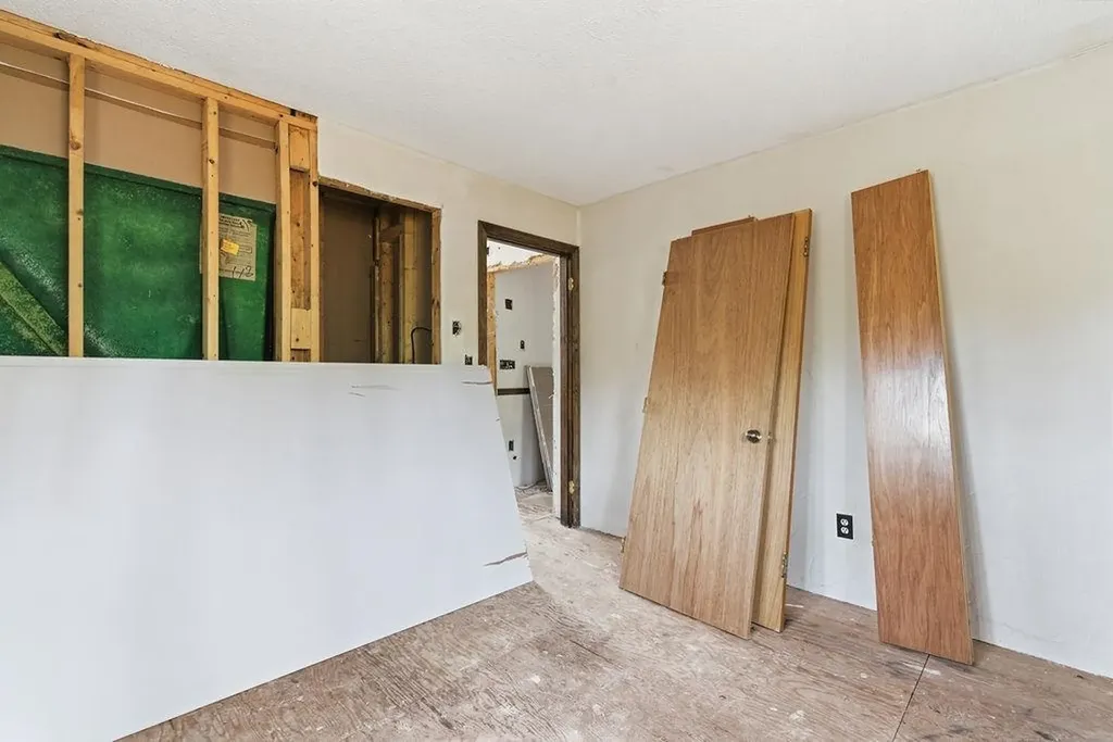 8 King Arthur Drive Farmington NH 03835