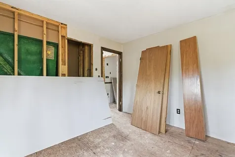 8 King Arthur Drive Farmington NH 03835