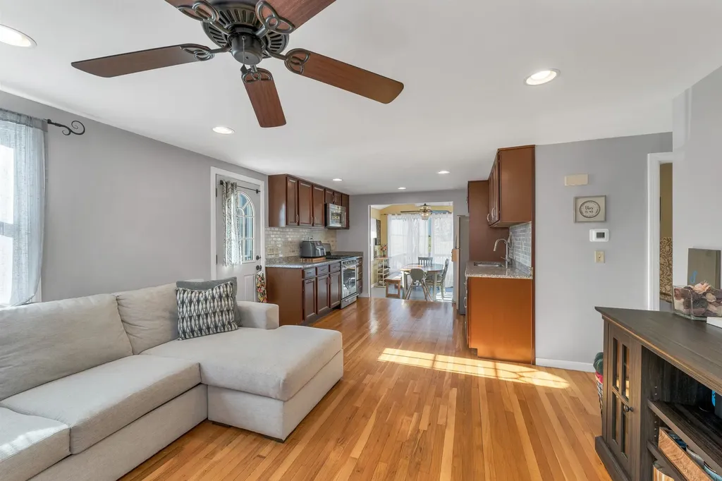 380 Rockland Avenue Manchester NH 03102