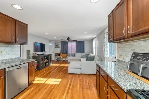 380 Rockland Avenue Manchester NH 03102