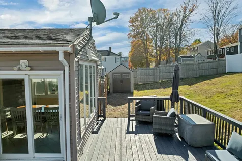 380 Rockland Avenue Manchester NH 03102