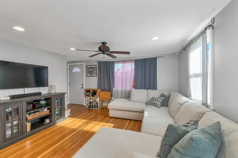 380 Rockland Avenue Manchester NH 03102