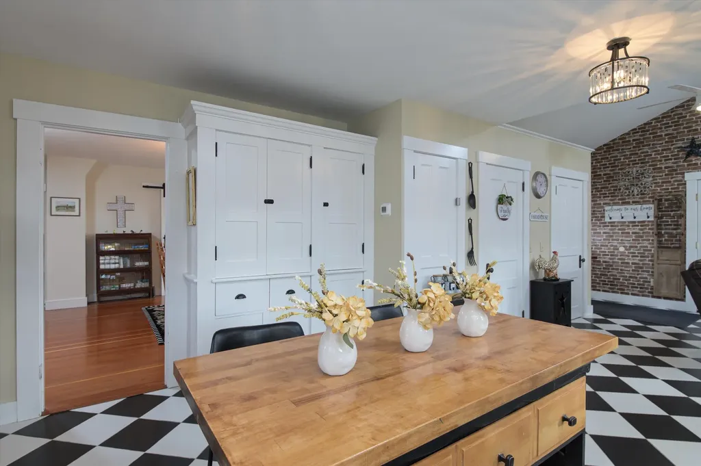 2558 Old Stage Road Benson VT 05743