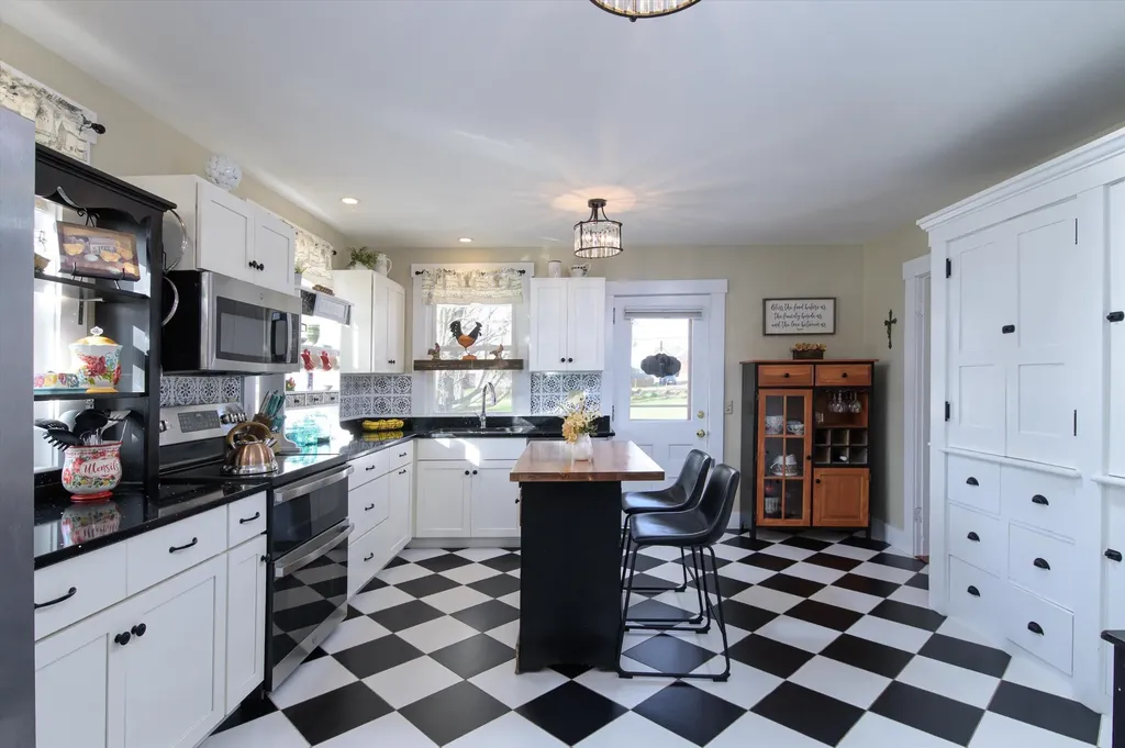 2558 Old Stage Road Benson VT 05743