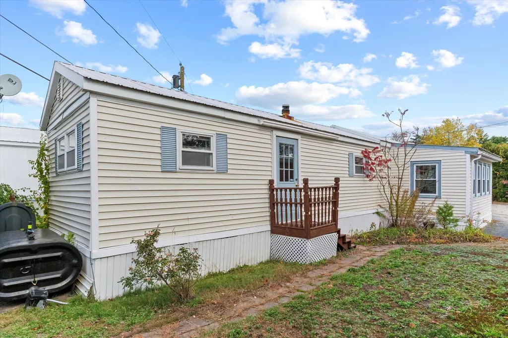 65 Marlette Avenue Hooksett NH 03106