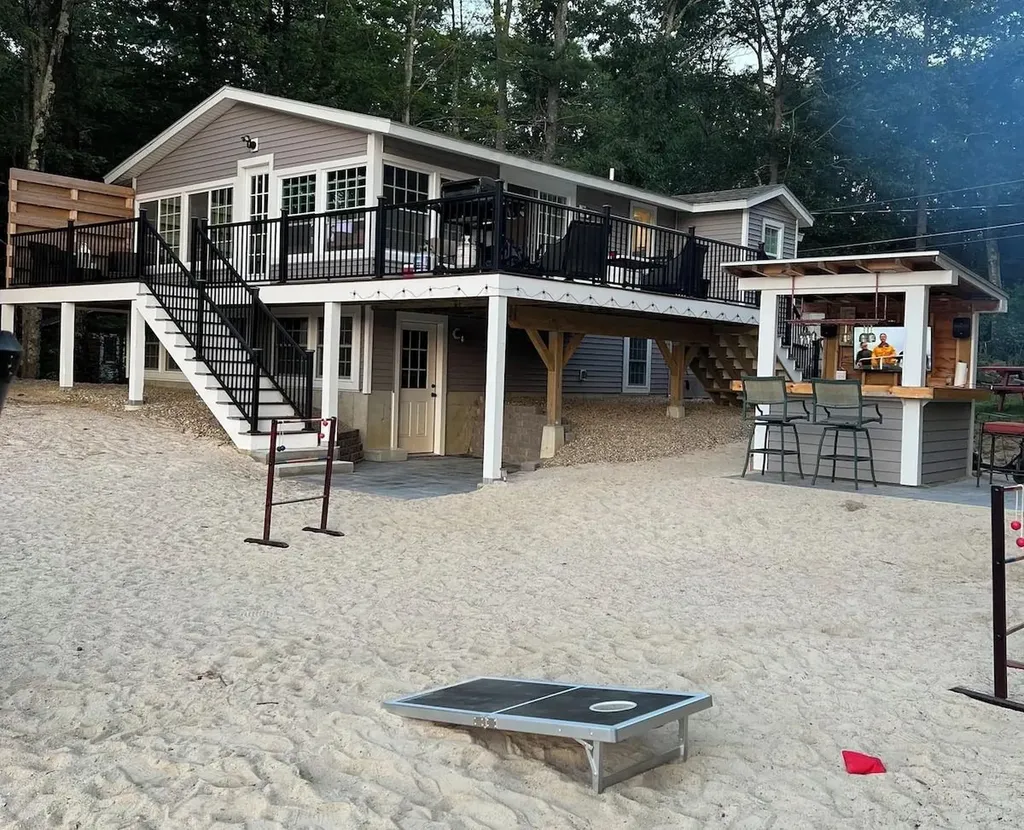 93 E Huntress Pond Road Barnstead NH 03225