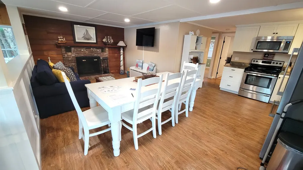 93 E Huntress Pond Road Barnstead NH 03225