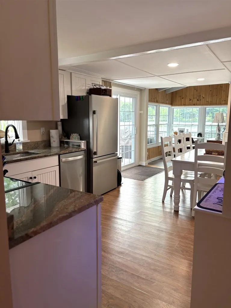 93 E Huntress Pond Road Barnstead NH 03225